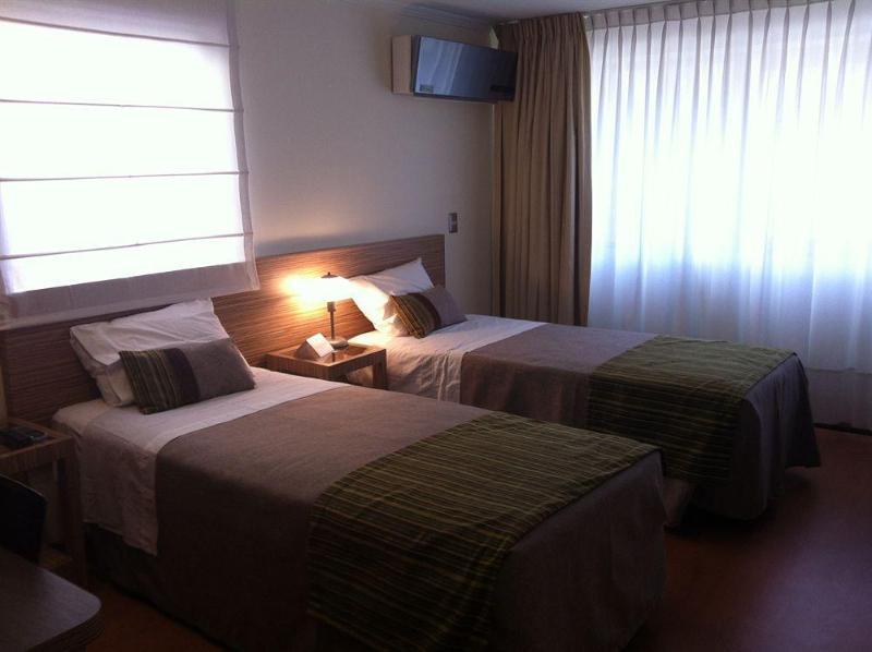 Rq Bosque Tobalaba Hotel ซานติอาโก ภายนอก รูปภาพ