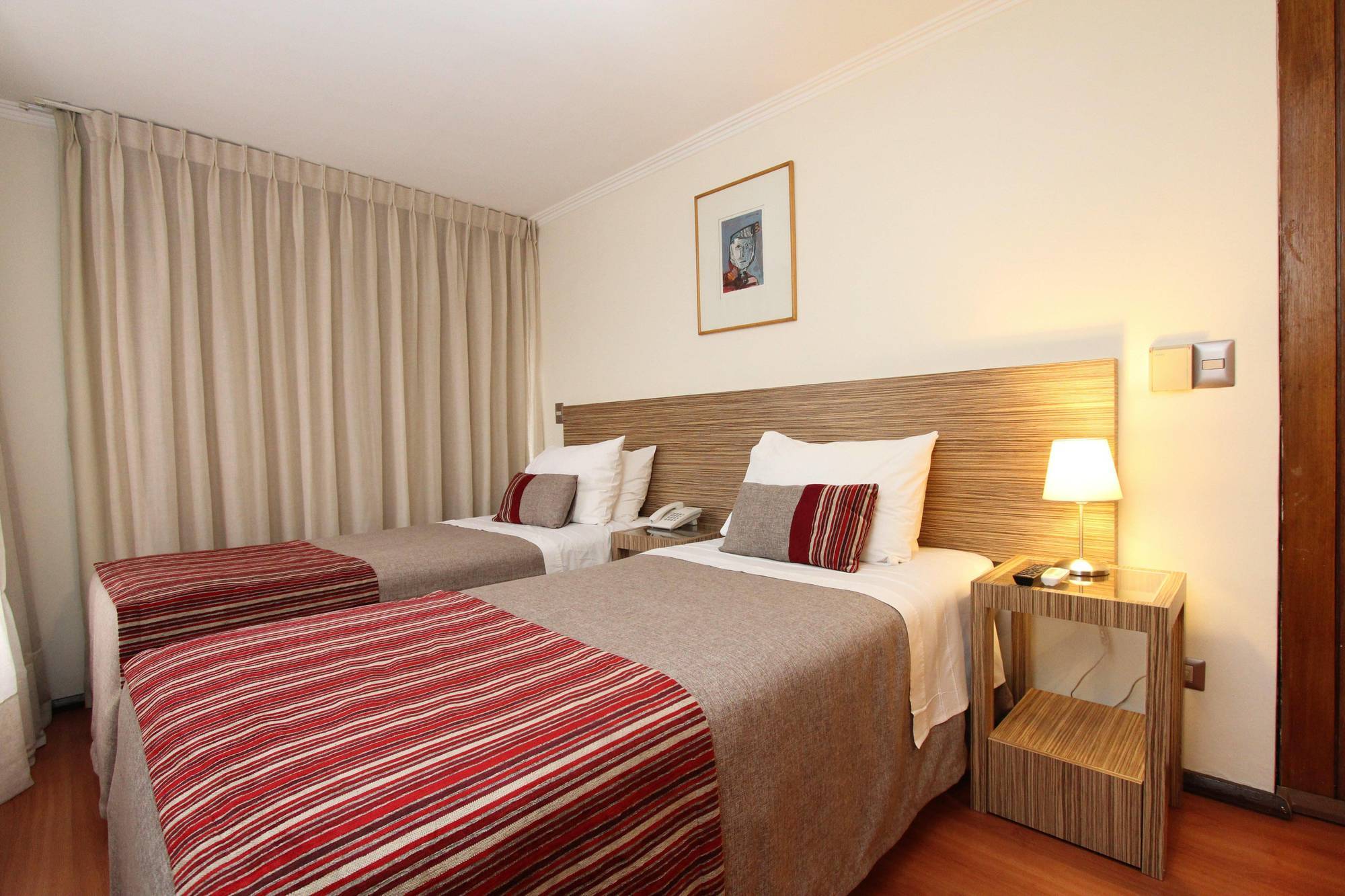 Rq Bosque Tobalaba Hotel ซานติอาโก ภายนอก รูปภาพ